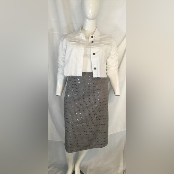 Plus size sequin knee length skirt. - Picture 4 of 8